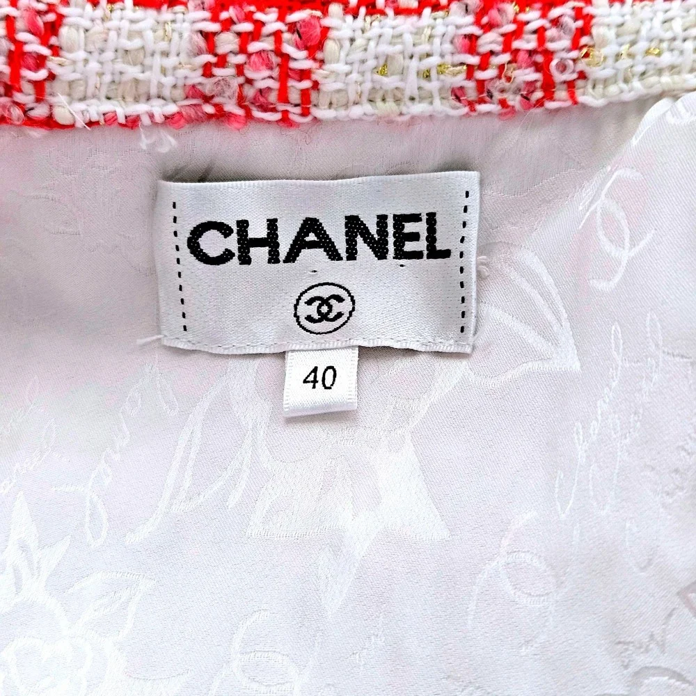 Chanel 19A / 2019, Pink Ivory Tweed Button Front Romper Playsuit Size 40